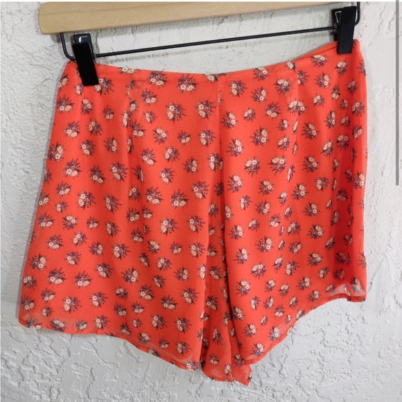 Beach Riot High Rise Shorts - Picture 2 of 5